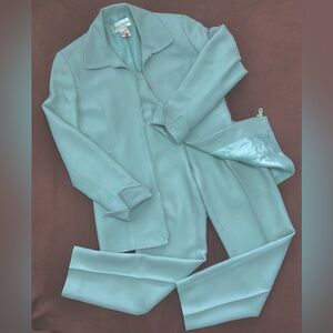 Casual Corner Two-Piece Aqua Scuba-Style Pantsuit- Size 4P